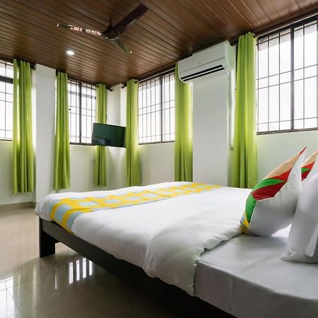 Oyo Home 49697 Aj Apartments Kochi Bagian luar foto